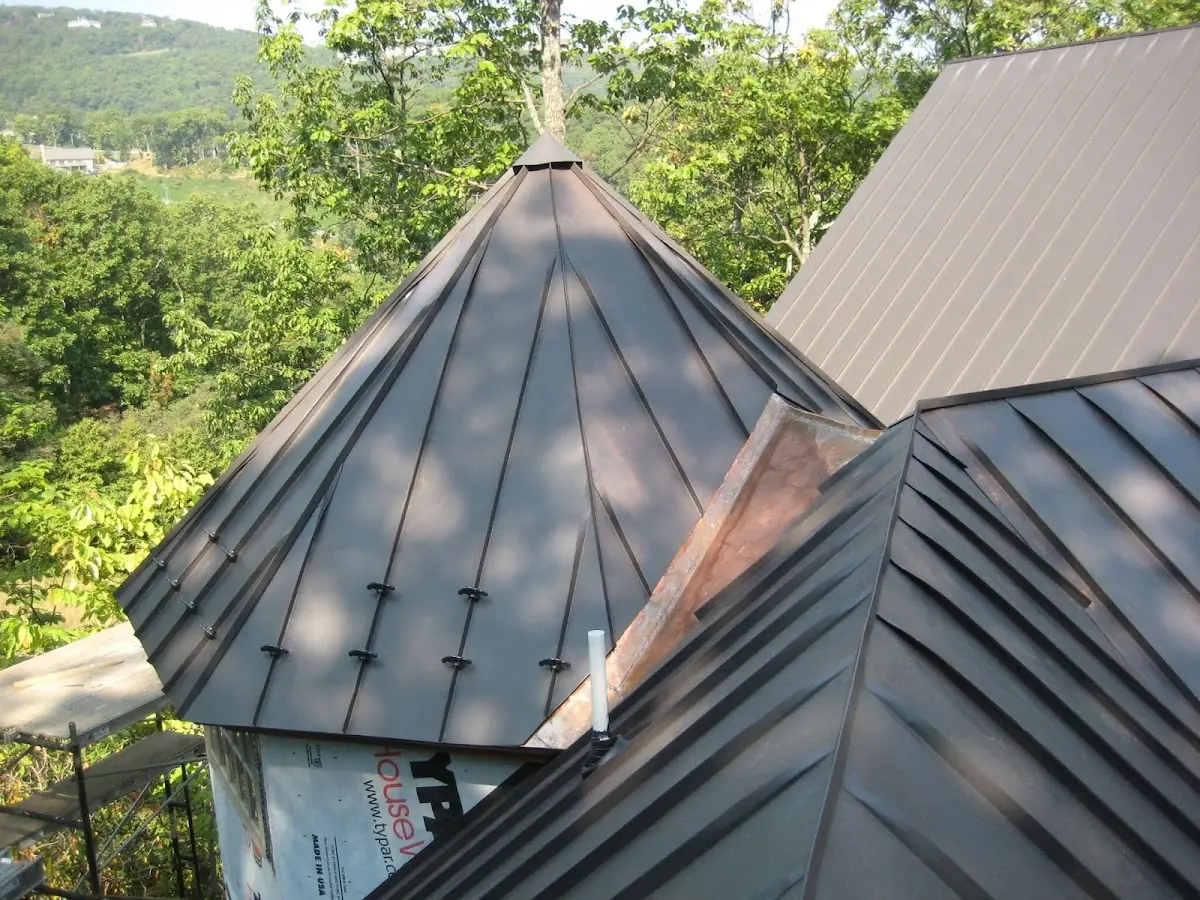 Professional Roof Tarp Installation by Craftsman Roofing in North Lake Wire